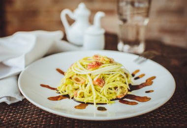 Pişmemiş spagetti kabak Restoran