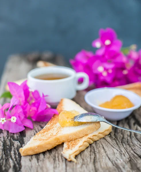 Toast with pineapple jam and tea. Breakfast Rustic — Stock Photo, Image