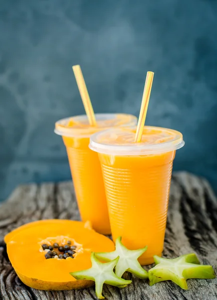 Trópusi smoothie papaya és banán — Stock Fotó