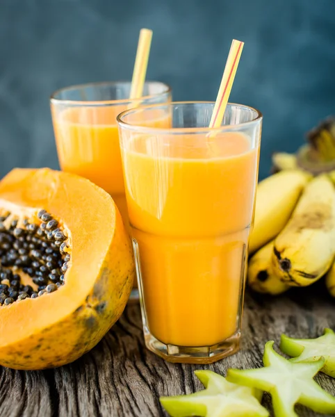 Trópusi smoothie papaya és banán — Stock Fotó