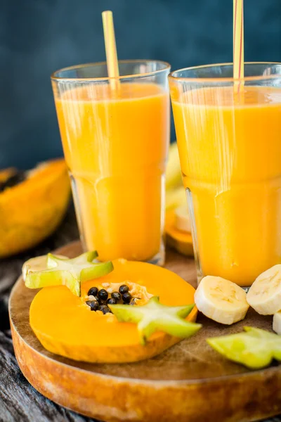 Trópusi smoothie papaya és banán — Stock Fotó