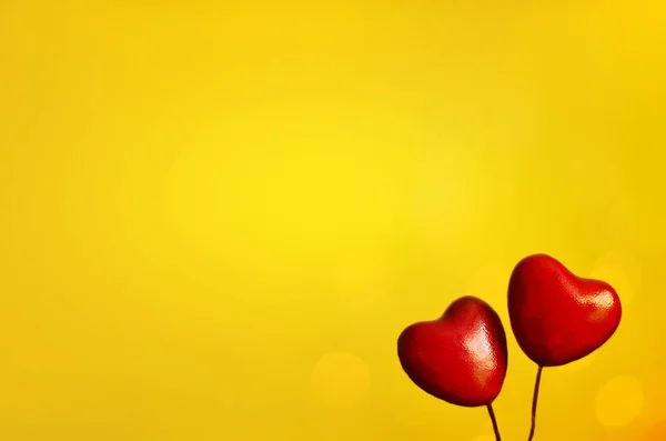 Röda Hjärtan Gul Bakgrund Romantiska Alla Hjärtans Dag Kort Inbjudningar — Stockfoto