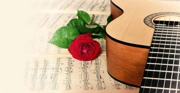 Classical guitar and rose. — Stock Photo, Image
