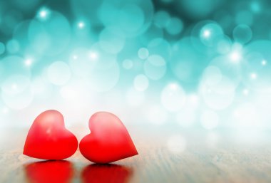 Dekoratif iki kırmızı kalp. Sevgililer günü.