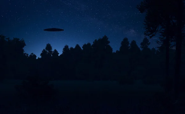 UFO över träd — Stockfoto