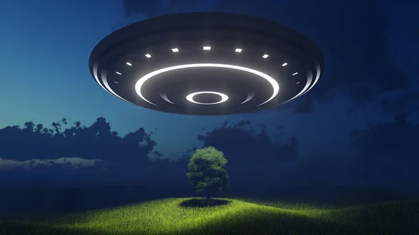 UFO boven de natuur — Stockfoto