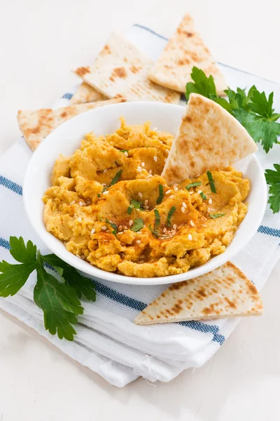 Traditional sauce hummus with pita bread, vertical — Stock Photo, Image