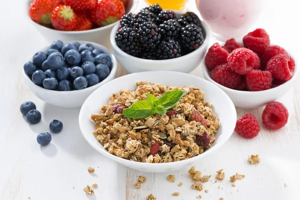 Finom és egészséges reggelit a bogyók — Stock Fotó