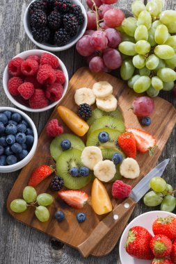 malzemeler için meyve salatası, dikey, görünümü top