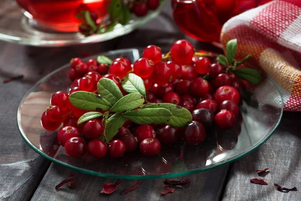Свежие лесные ягоды для ароматного чая — стоковое фото