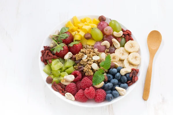 Products for a healthy breakfast - berries, fruit and cereal — Stock Photo, Image