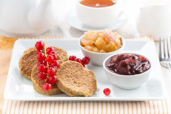 Breakfast with homemade pancakes and jams — Stock Photo, Image