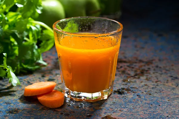 Glass of fresh carrot juice — Stock Photo, Image