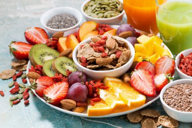 taze mevsimlik meyve, meyve suları ve superfoods