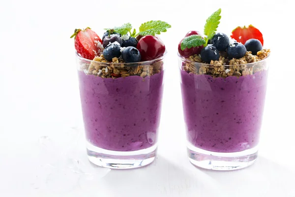 Blueberry yogurt with granola — Stock Photo, Image