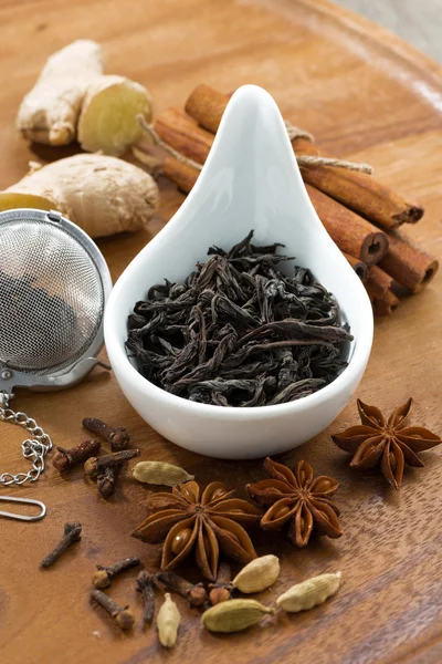 Ingredients for masala tea, closeup — Stock Photo, Image