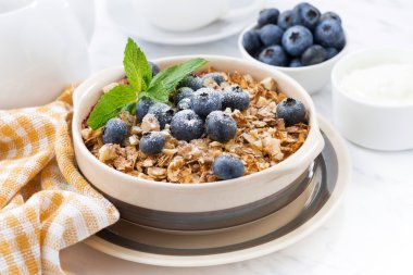 Berry kek ile yulaf ezmesi