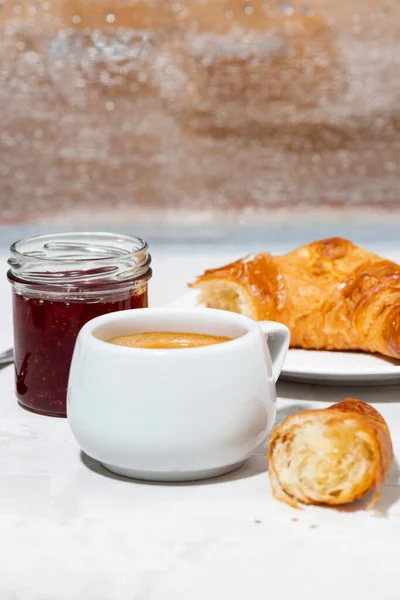 Cup Espresso Fresh Croissants Berry Jam Breakfast White Table Closeup — Stock Photo, Image