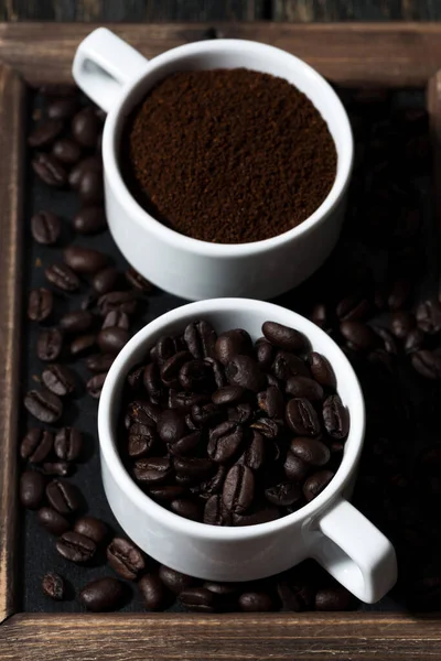 Ground Coffee Coffee Beans Cups Vertical Closeup — Stock Photo, Image