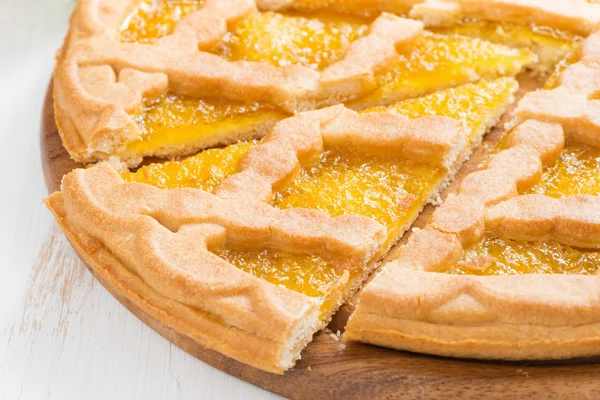 Sliced  apple pie, close-up, horizontal — Stock Photo, Image