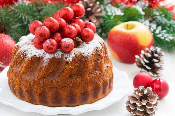 Boże Narodzenie fruitcake na talerzu, szczelnie-do góry — Zdjęcie stockowe