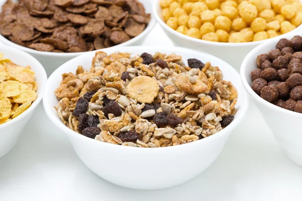 Granola e vários cereais de pequeno-almoço — Fotografia de Stock