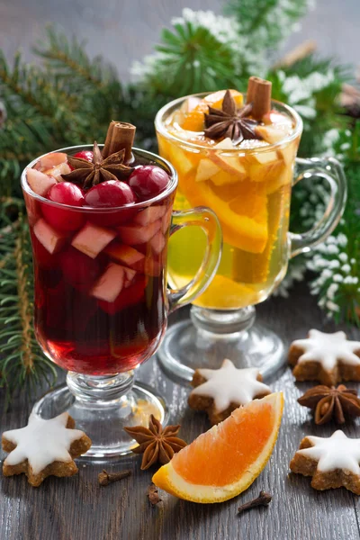 クリスマスのお祝い飲み物とクッキー — ストック写真