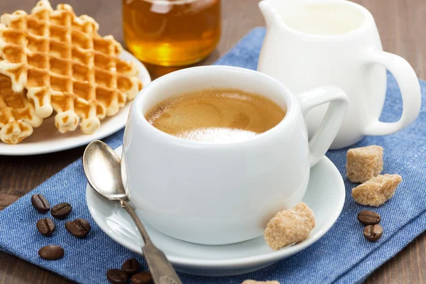 Cup of coffee, waffles and honey — Stock Photo, Image