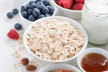 tahıl ve çeşitli lezzetli maddeler için Kahvaltı, yakın çekim