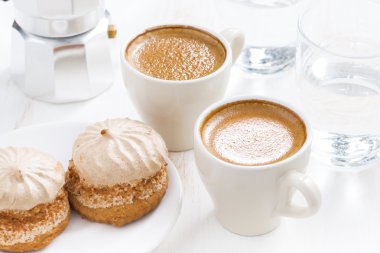 fincan taze espresso ve kek için Kahvaltı, üstten görünüm