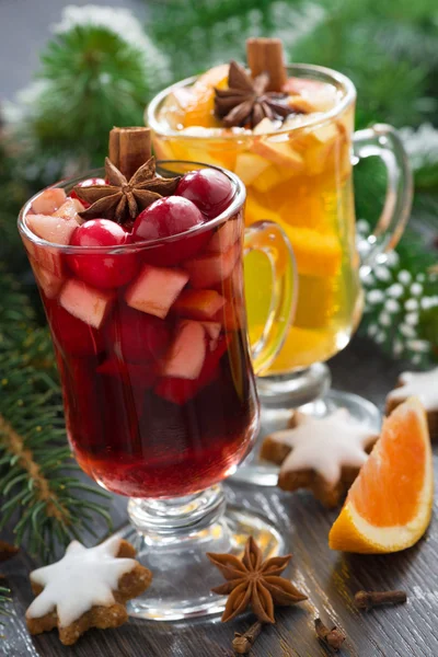 Spicy Christmas drinks and cookies — Stock Photo, Image
