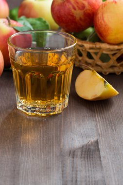 elma veya suyu cam ve metin için yer