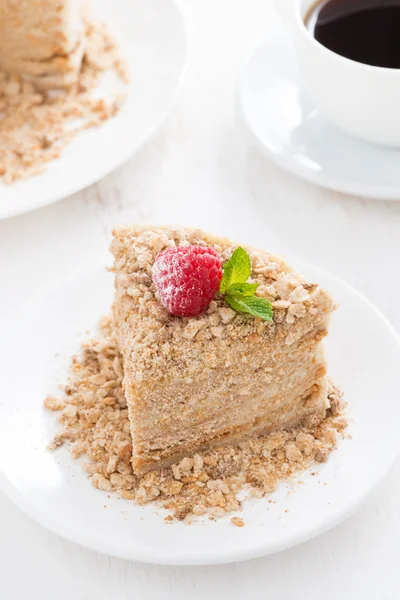 Piece of cake with custard and raspberry, top view — Stock Photo, Image