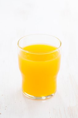 Bardakta portakal suyu