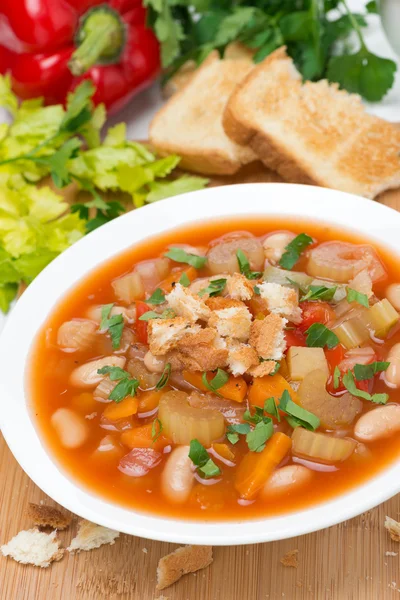 Zeleninová polévka s krutony, pohled shora — Stock fotografie