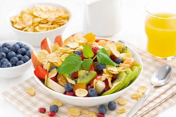 Fruit and berry salad for breakfast — Stock Photo, Image