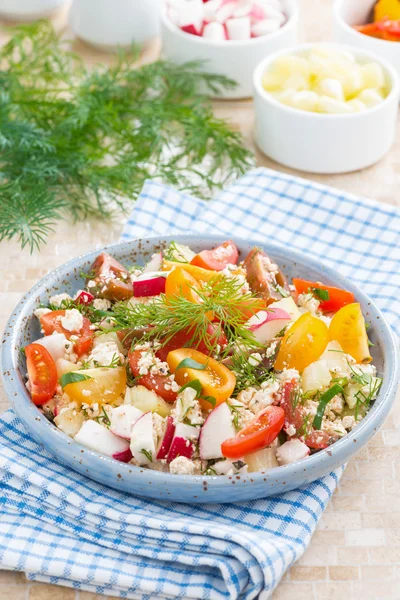 Dietetic food - fresh salad with vegetables and cottage cheese — Stock Photo, Image
