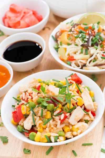 Fried rice with tofu, noodles with vegetables and herbs — Stock Photo, Image