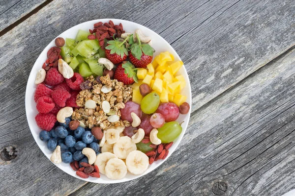 Ingredientes para un desayuno saludable en un plato — Foto de Stock