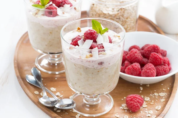 Healthy dessert with oatmeal, whipped cream and raspberries — Stock Photo, Image