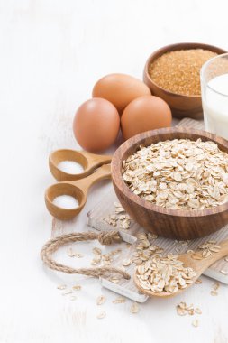 yulaf gevreği ve malzemeler, dikey