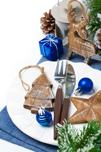 Christmas table setting with wooden decorations — Stock Photo, Image