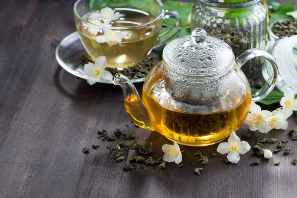 Зеленый чай с жасмином — стоковое фото