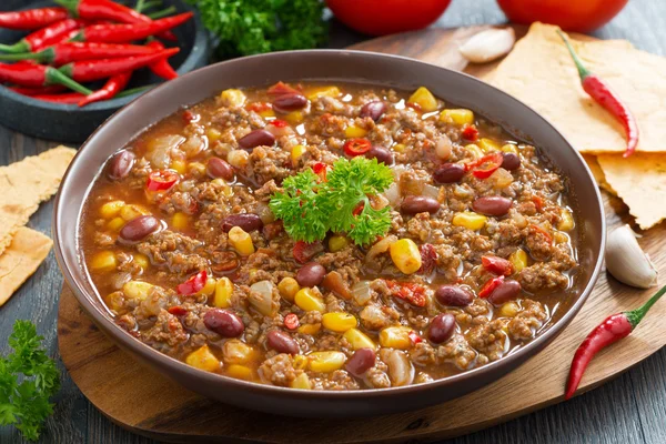 Mexické jídlo chili con carne v desce — Stock fotografie