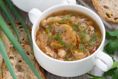 lahana ve mantar, üstten görünüm, closeup çorbası