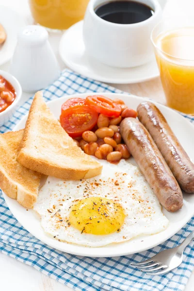 Traditional delicious English breakfast with sausages, top view — Stock Photo, Image