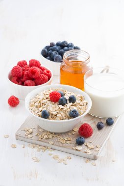 Yemek sağlıklı bir kahvaltı, dikey