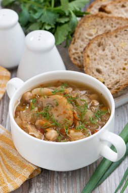 çorba, lahana ve mantar, dikey