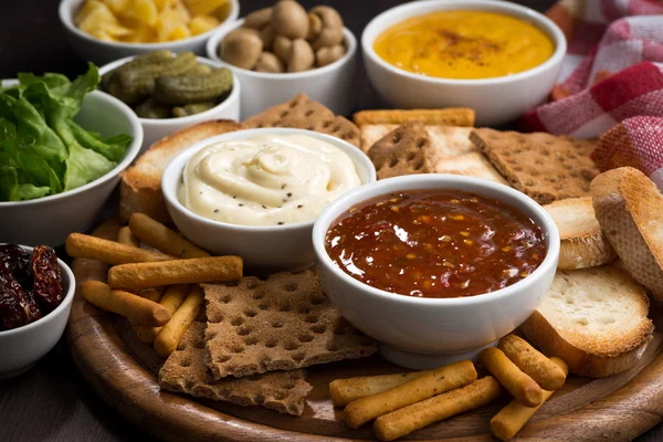 ürün yelpazesine lezzetli meze farklı sos ile