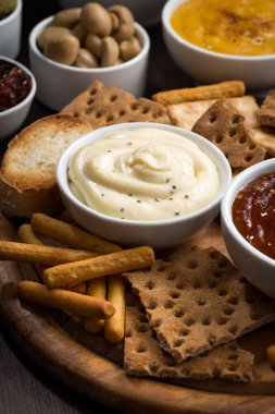 ekmek ve meze soslar, dikey